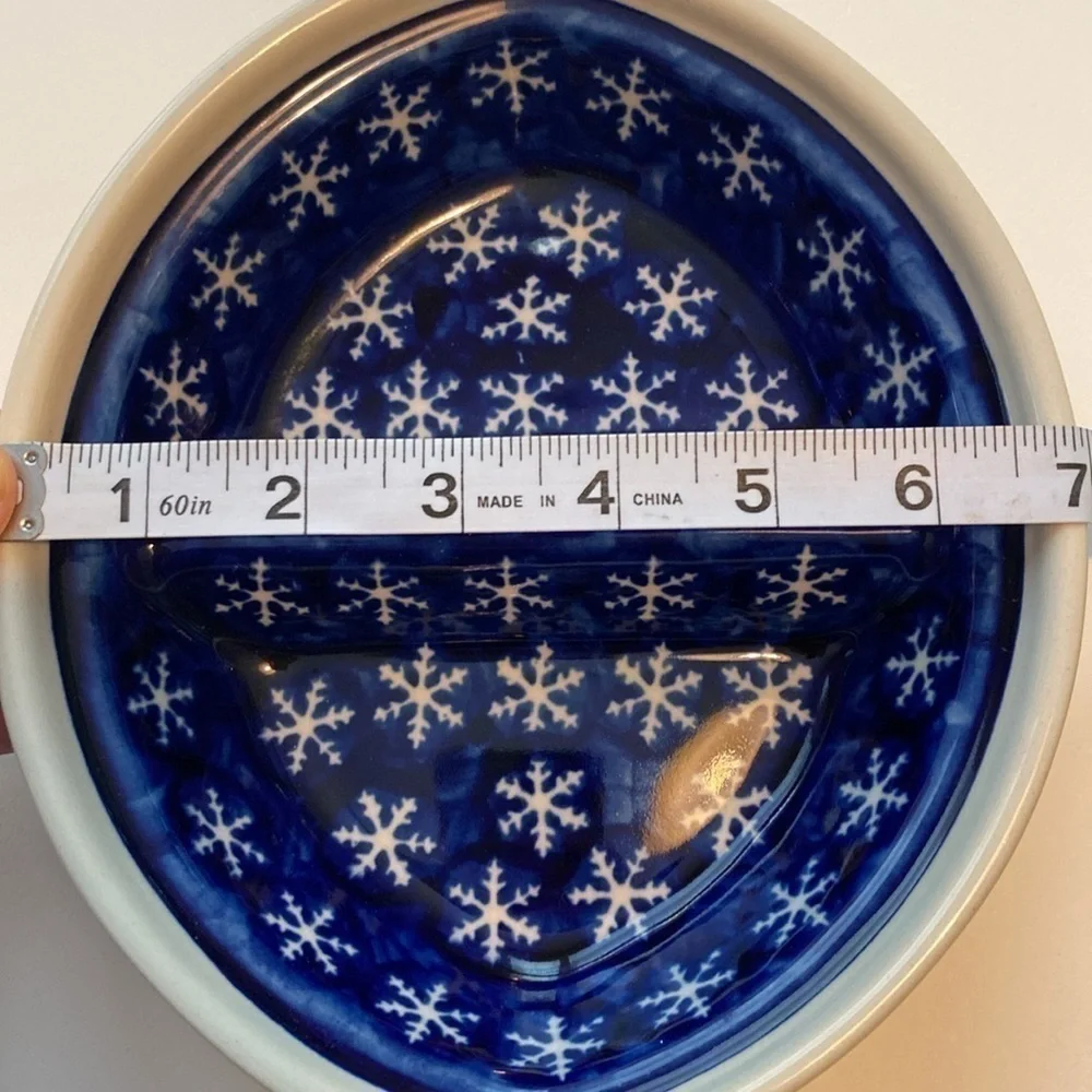 Boleslawiec divided ceramic serving dish snowflake pattern handmade in Poland S7